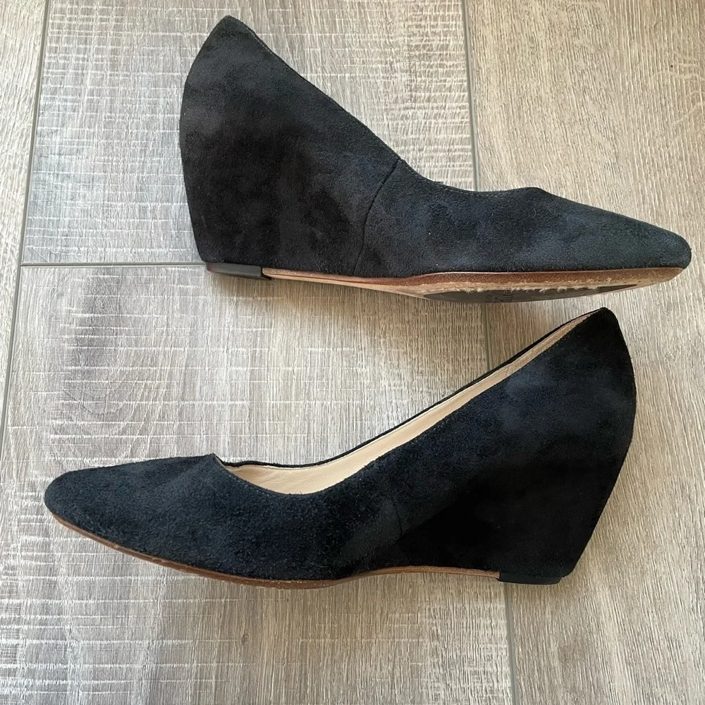 Kors Michael Kors Suede Wedges in Black Size 5.5